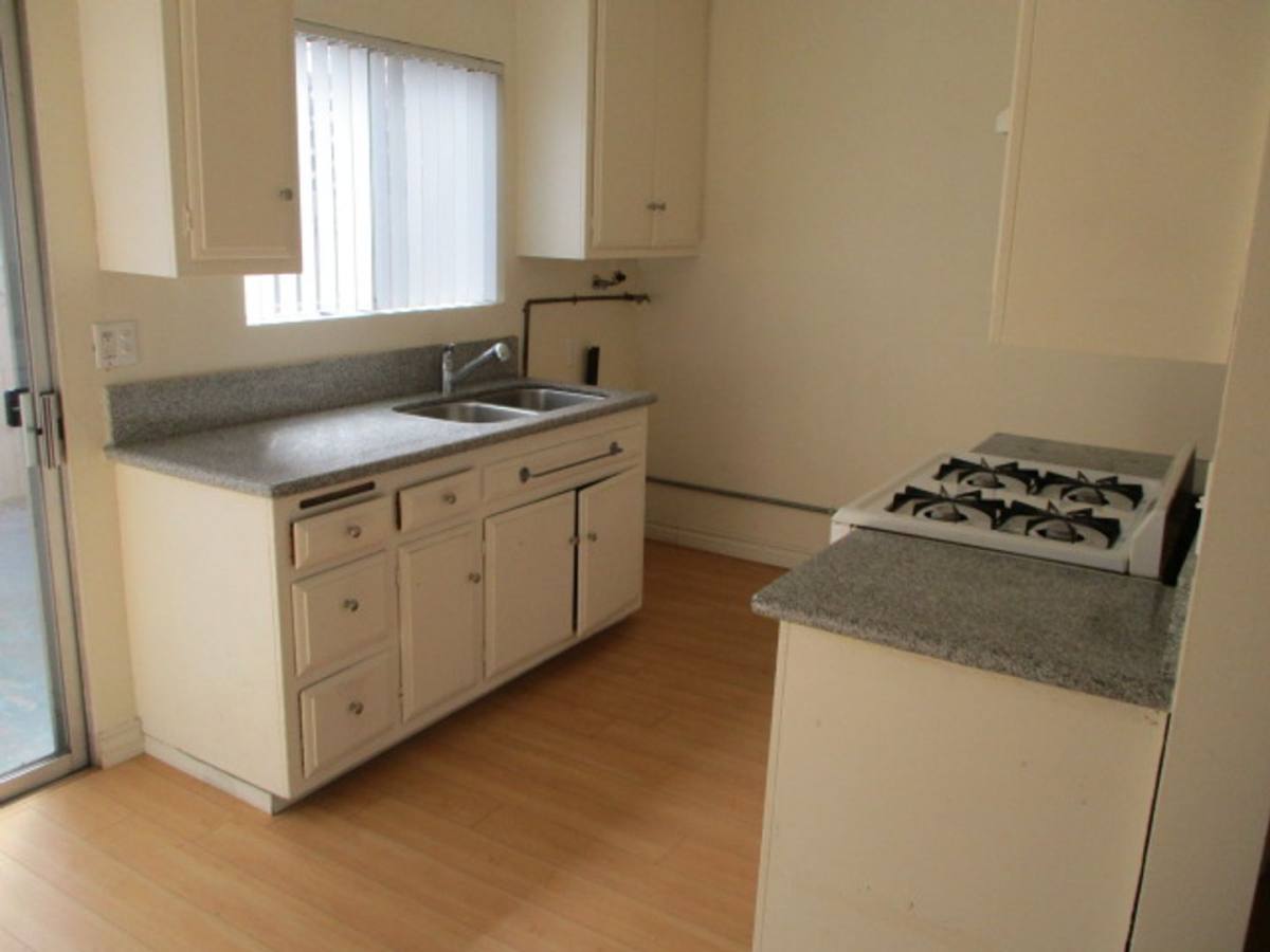 Apartment for rent at 3833 Tilden Ave, Culver City, CA 90230