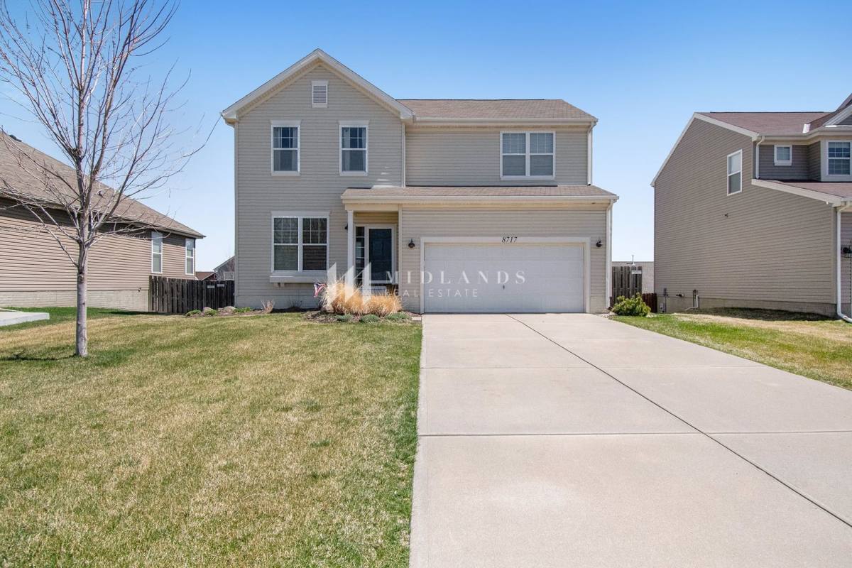 House for rent at 8717 S 67th St, Papillion, NE 68133
