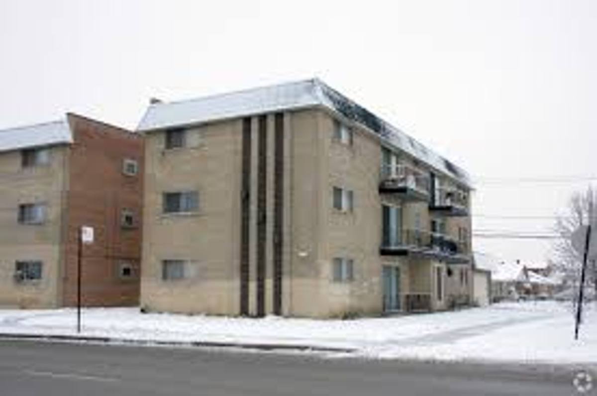 Apartment for rent at 4634 W 79th St, Chicago, IL 60652