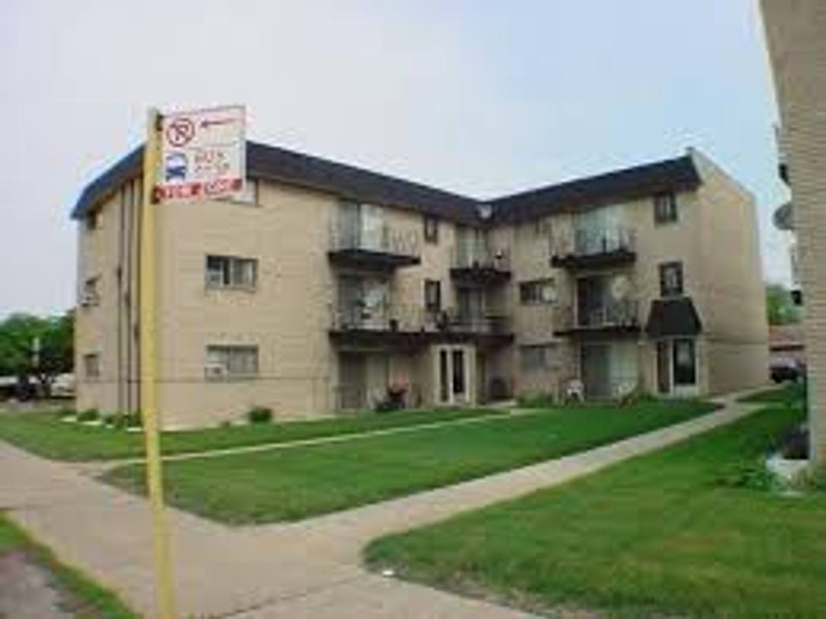 Apartment for rent at 4634 W 79th St, Chicago, IL 60652