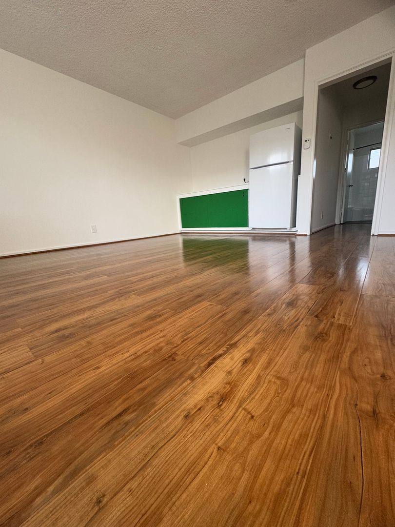 Apartment for rent at 1832 Garfield Place, Los Angeles, CA 90028