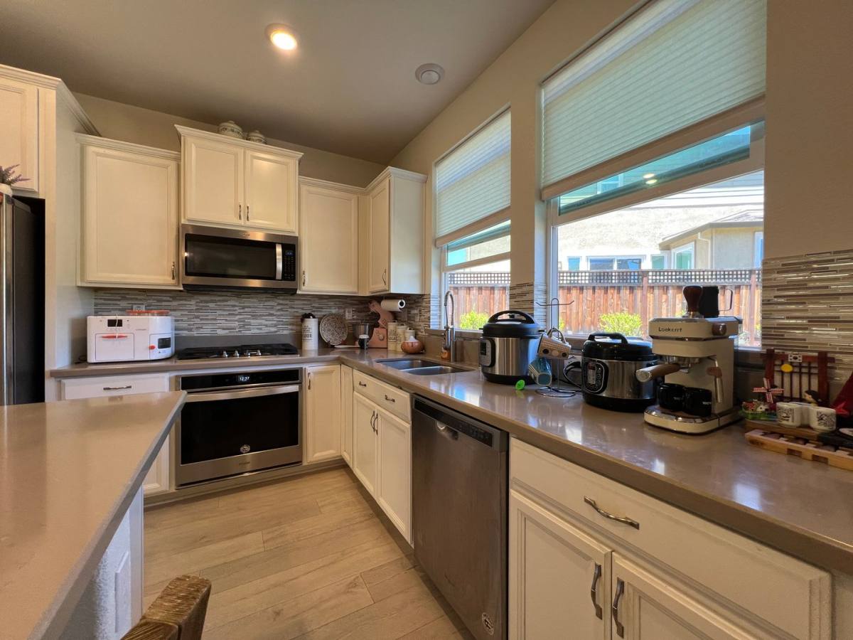 House for rent at 7404 Mount Veeder Rd, Dublin, CA 94568