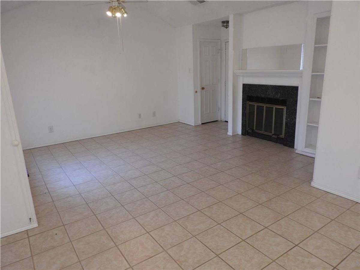 Condo for rent at 248 Jefferson Parkway, Fort Worth, TX 76107