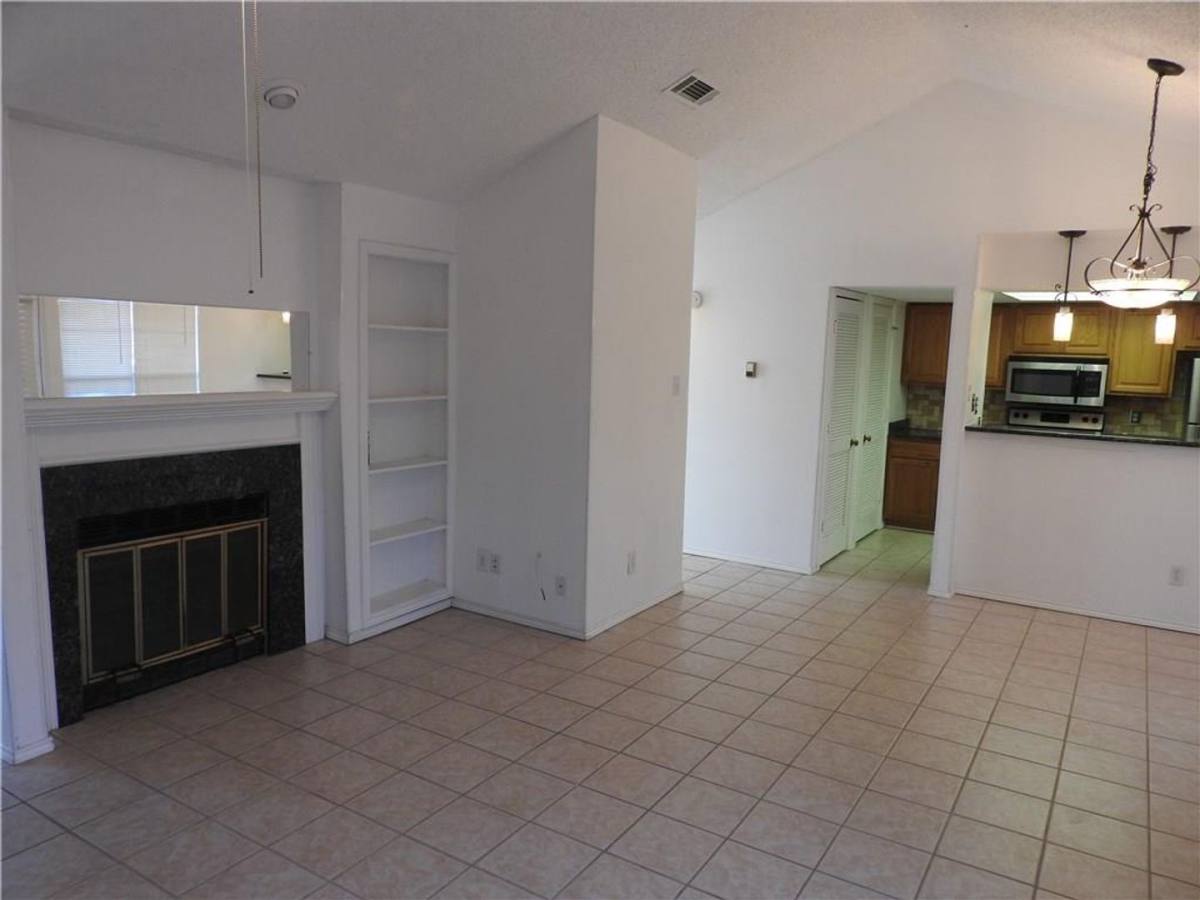 Condo for rent at 248 Jefferson Parkway, Fort Worth, TX 76107