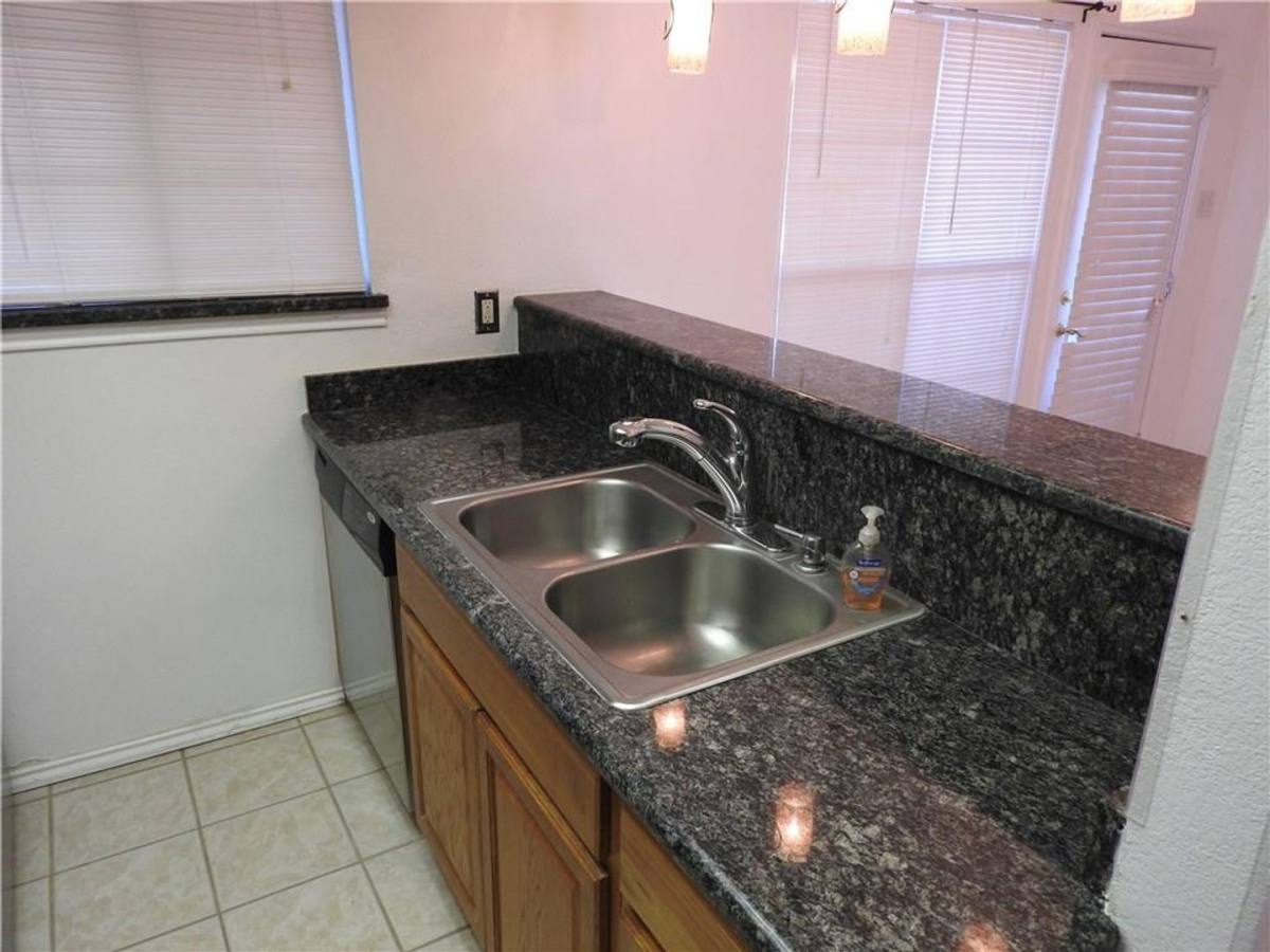 Condo for rent at 248 Jefferson Parkway, Fort Worth, TX 76107