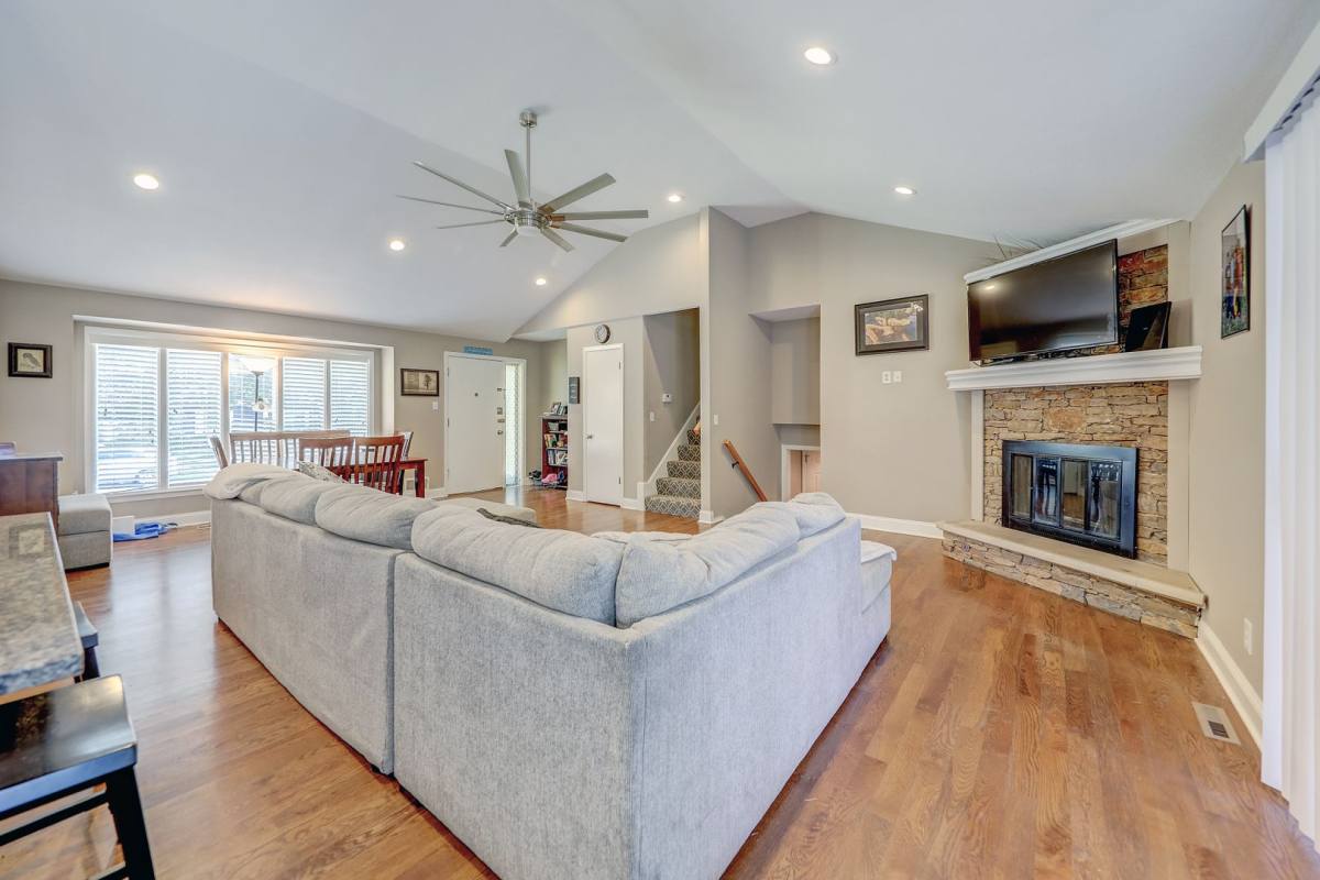 House for rent at 9534 Glenwood St, Overland Park, KS 66212