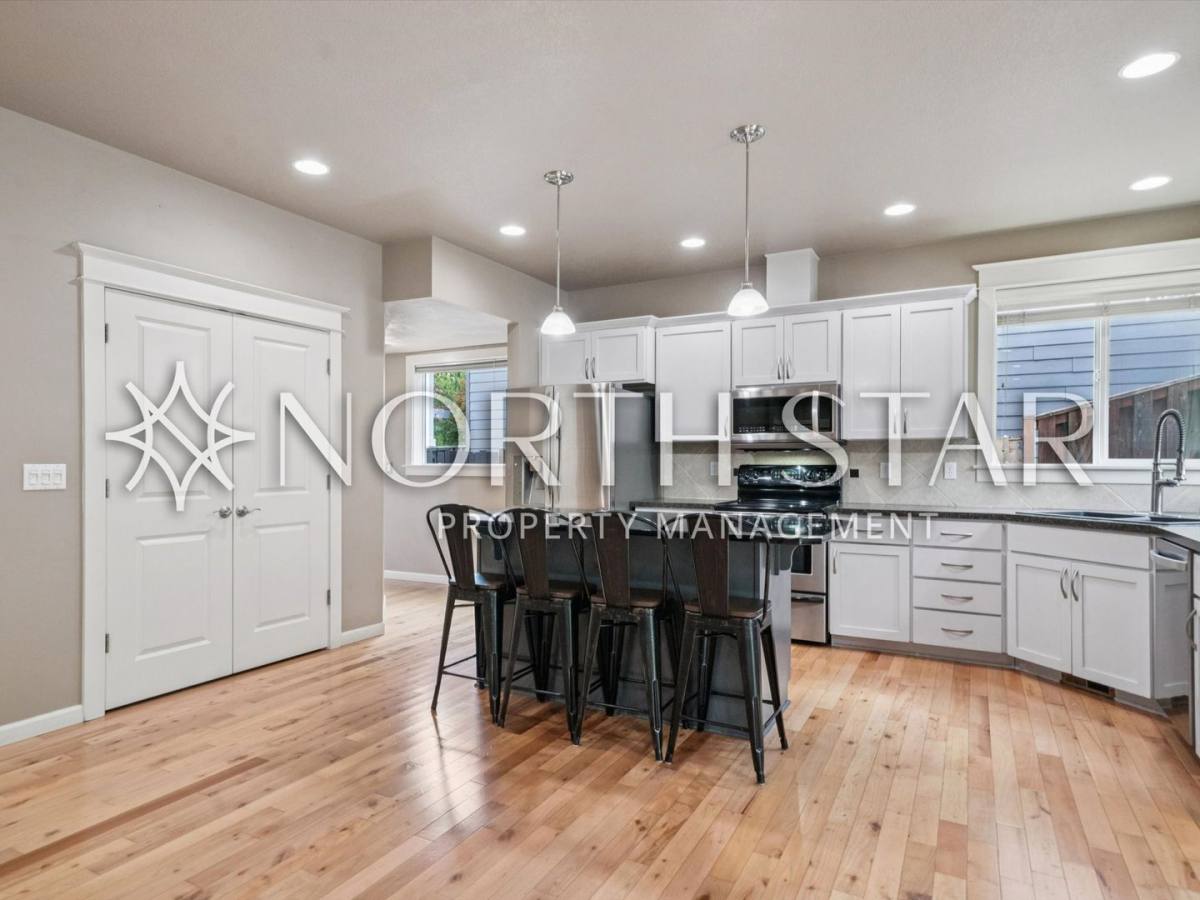 House for rent at 16550 Oaktree Terrace, Oregon City, OR 97045