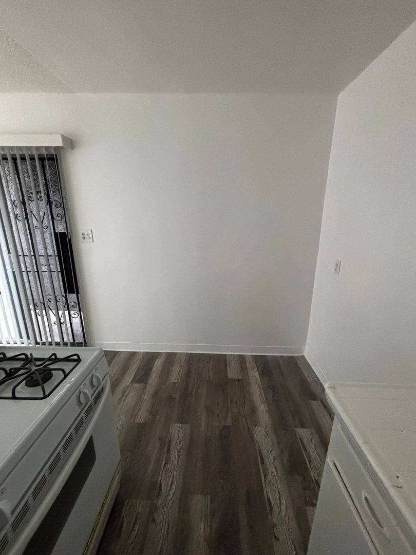Apartment for rent at 1760 Henderson Ave, Long Beach, CA 90813