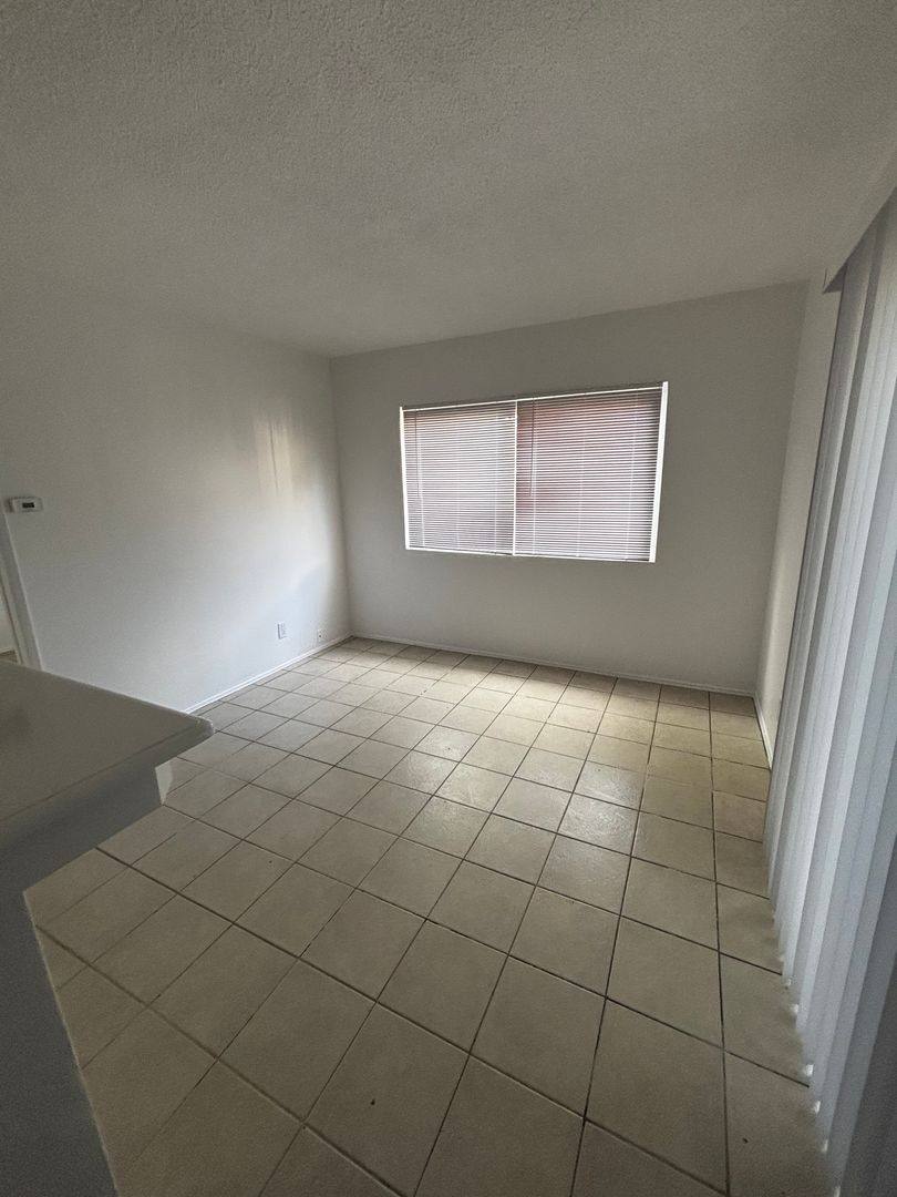 Apartment for rent at 1760 Henderson Ave, Long Beach, CA 90813