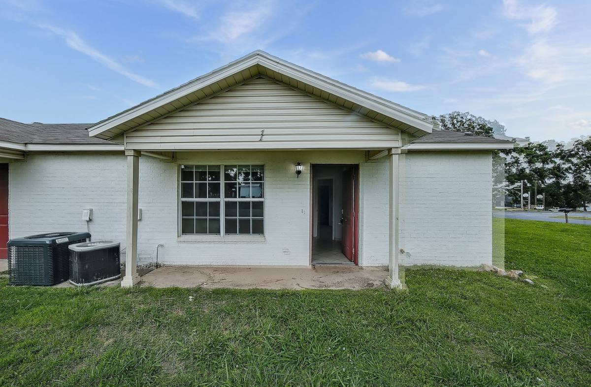 House for rent at 102 NW Park St, Bentonville, AR 72712