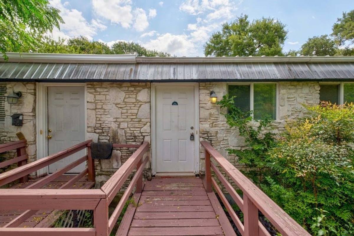 Townhouse for rent at 3305 Clawson Rd #B, Austin, TX 78704