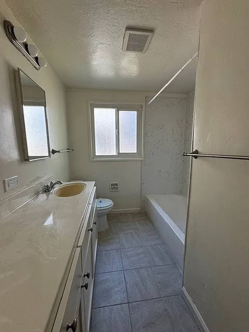Apartment for rent at 2128 28th, Sacramento, CA 95818