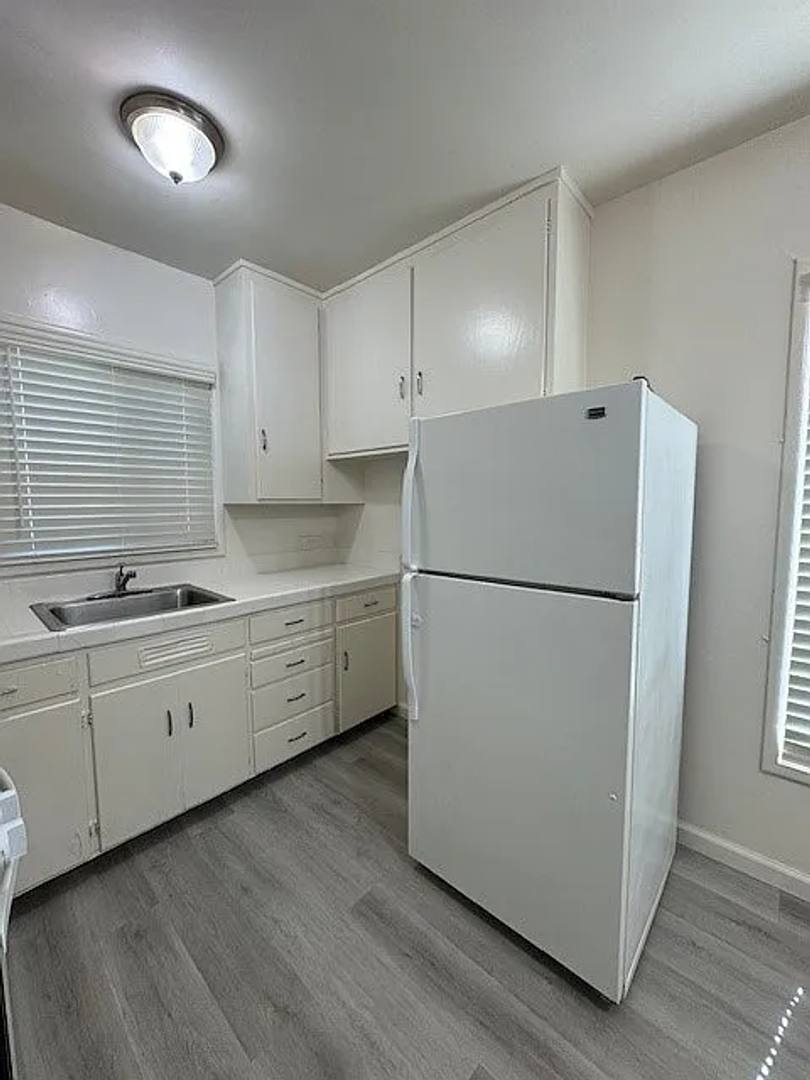 Apartment for rent at 2128 28th, Sacramento, CA 95818