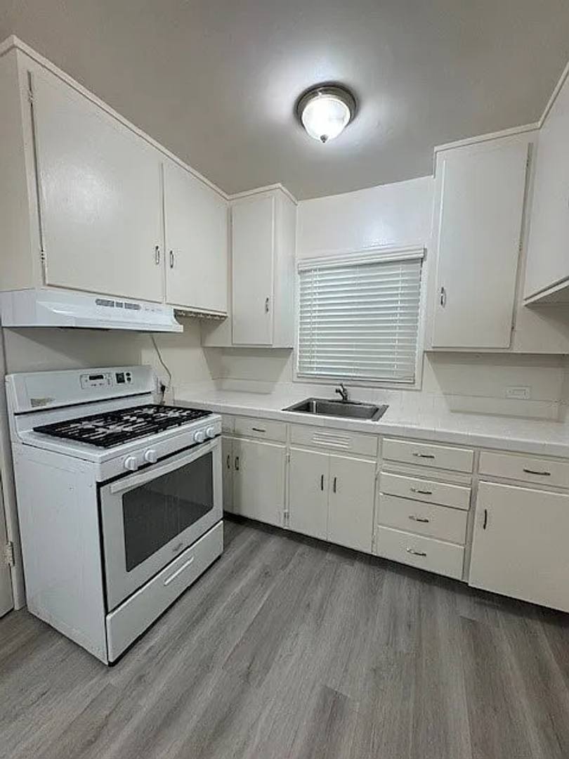 Apartment for rent at 2128 28th, Sacramento, CA 95818