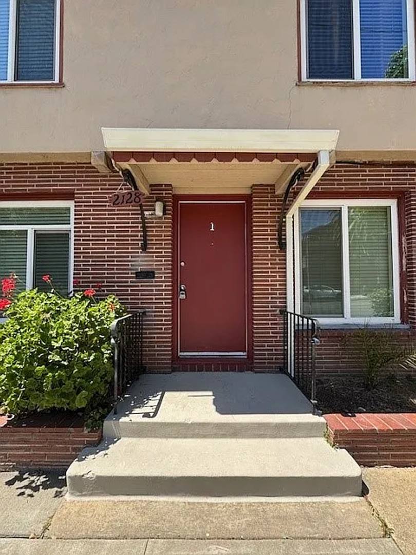 Apartment for rent at 2128 28th, Sacramento, CA 95818