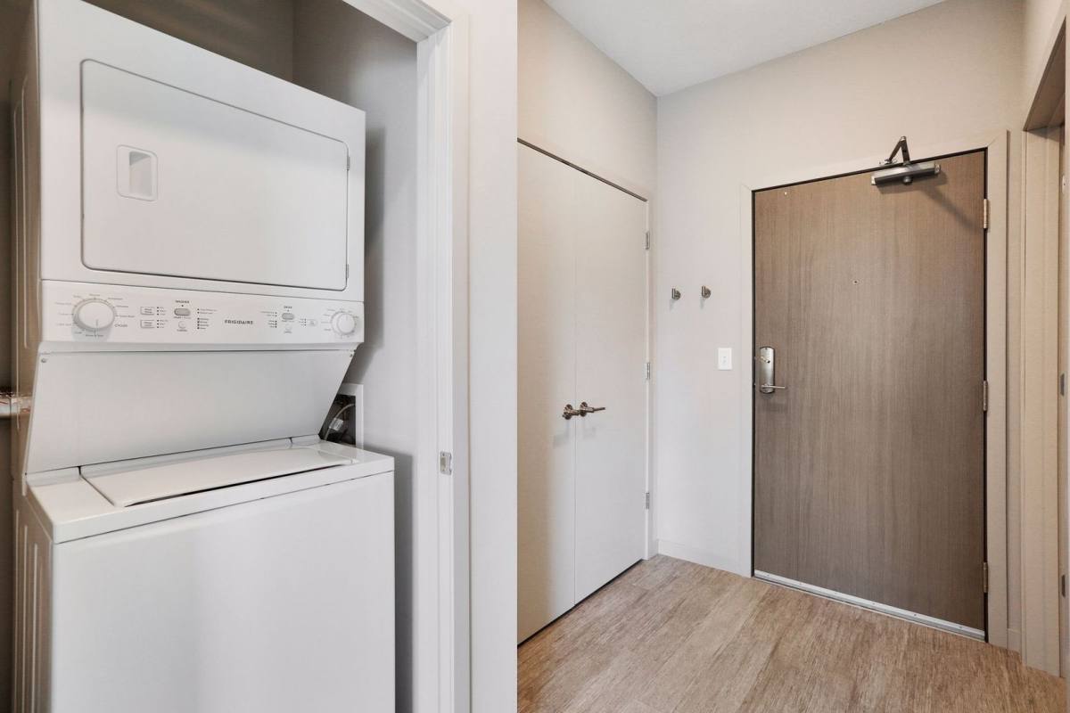 Apartment for rent at 401 University Ave SE, Minneapolis, MN 55414