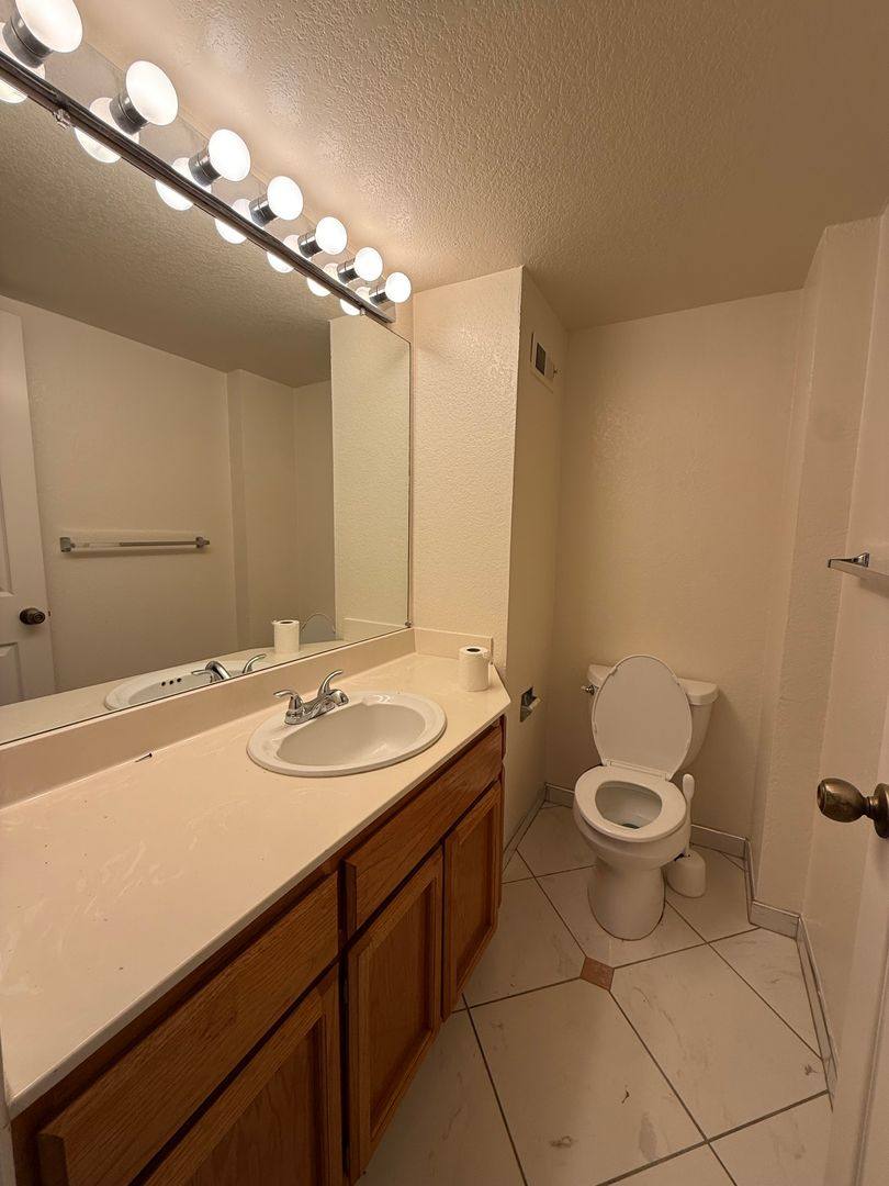 House for rent at 581 Hellyer Ave, San Jose, CA 95111