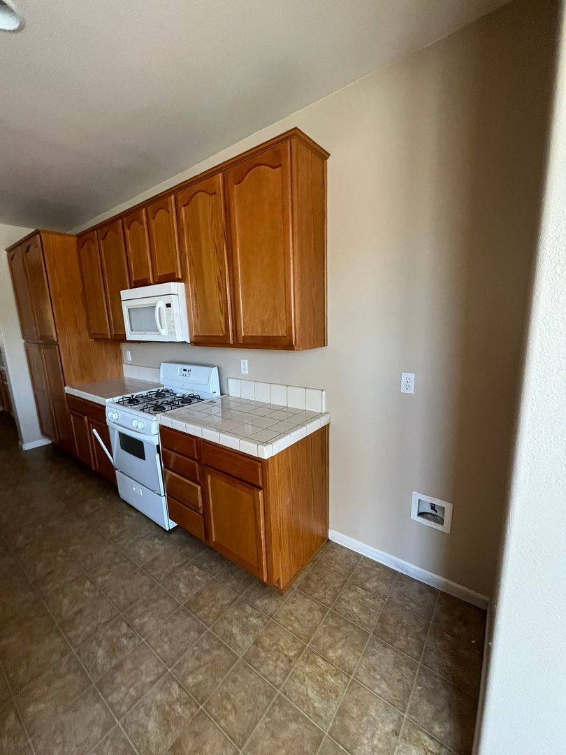 House for rent at 1520 Manzanita Way, Los Banos, CA 93635