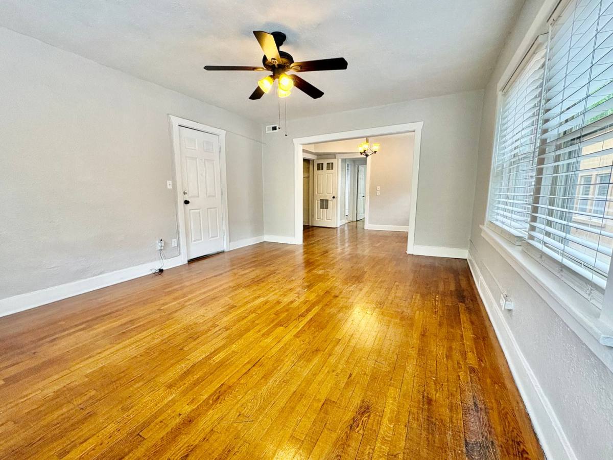 Apartment for rent at 815 E 42nd St, Kansas City, MO 64110