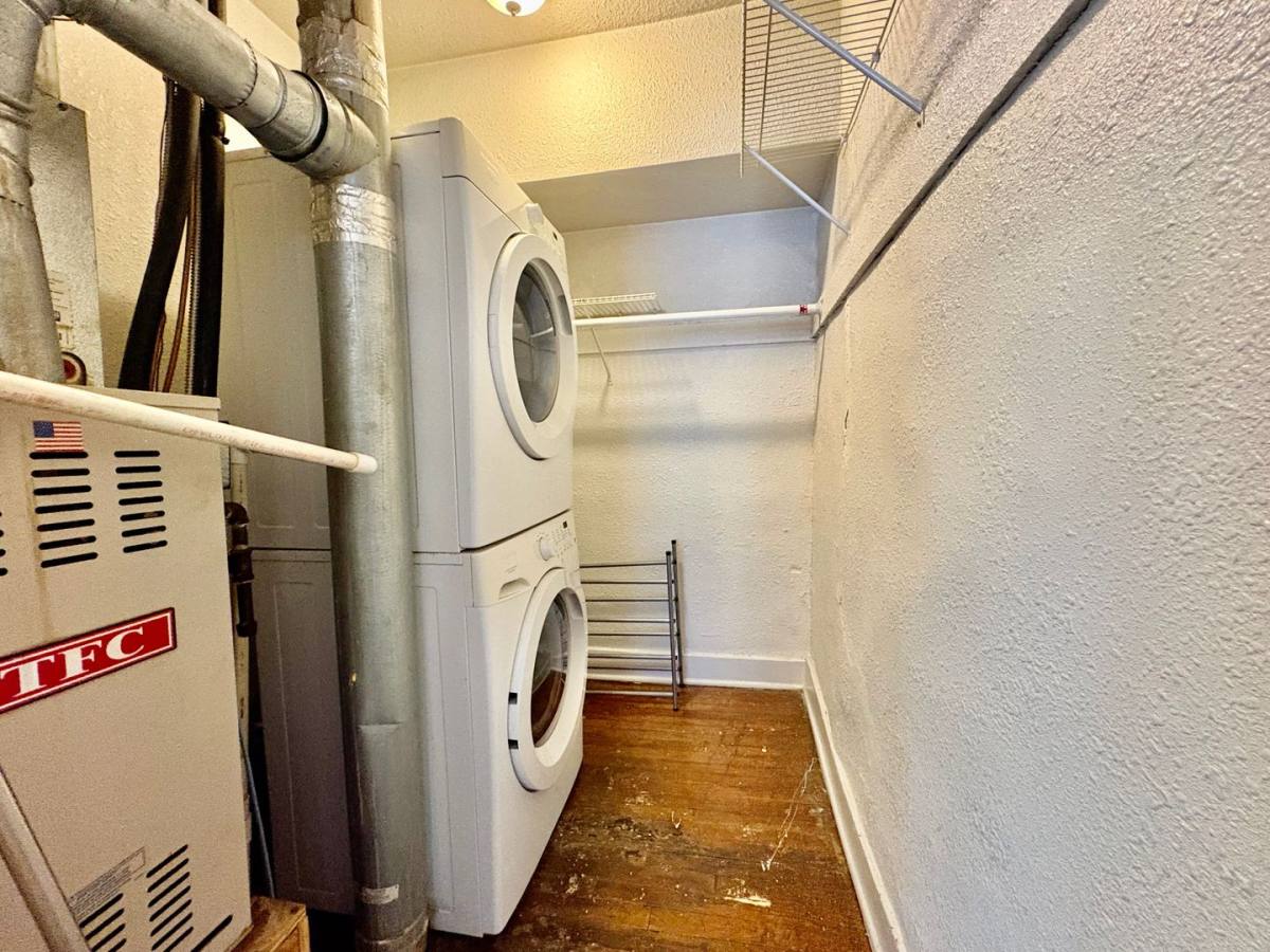 Apartment for rent at 815 E 42nd St, Kansas City, MO 64110