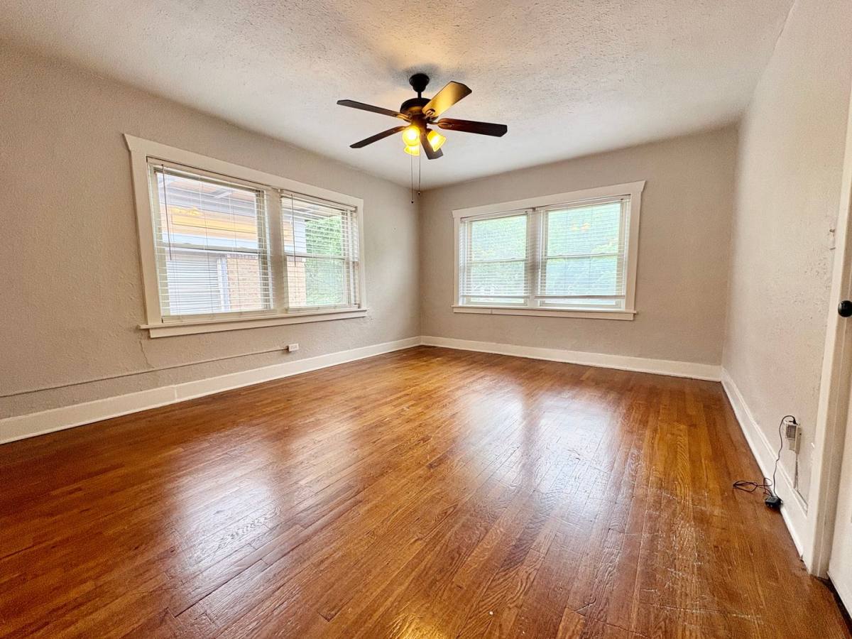 Apartment for rent at 815 E 42nd St, Kansas City, MO 64110