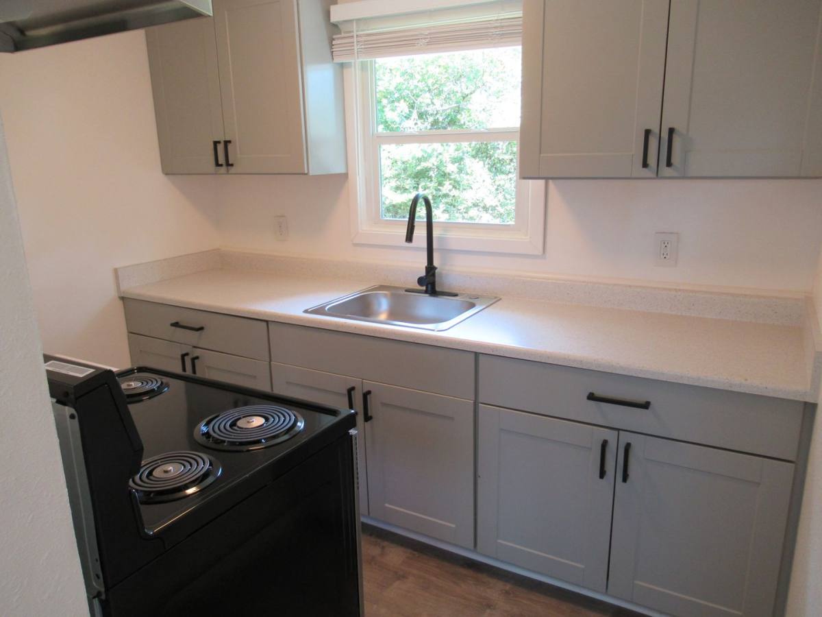 Apartment for rent at 1385 Hines St SE, Salem, OR 97302