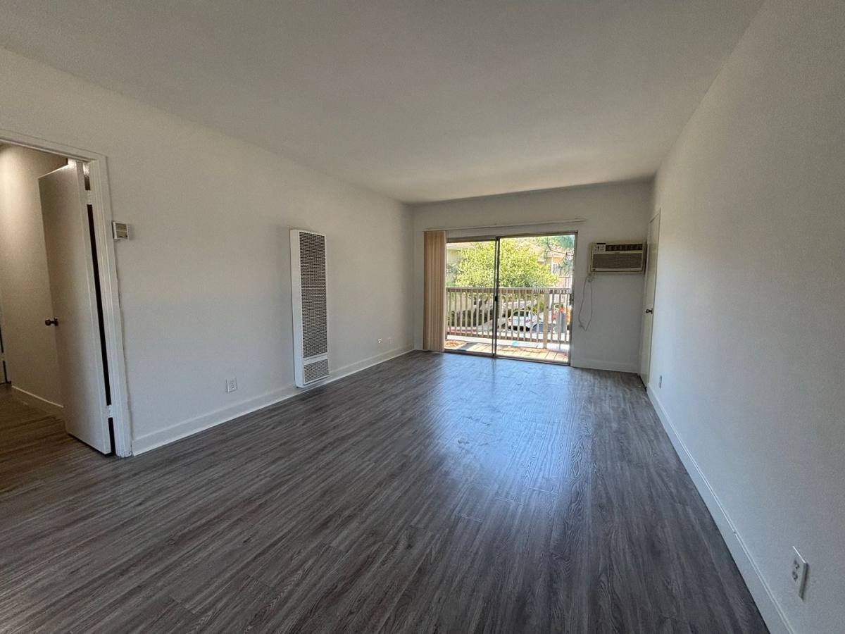 Apartment for rent at 5245 Chesebro Rd, Agoura Hills, CA 91301