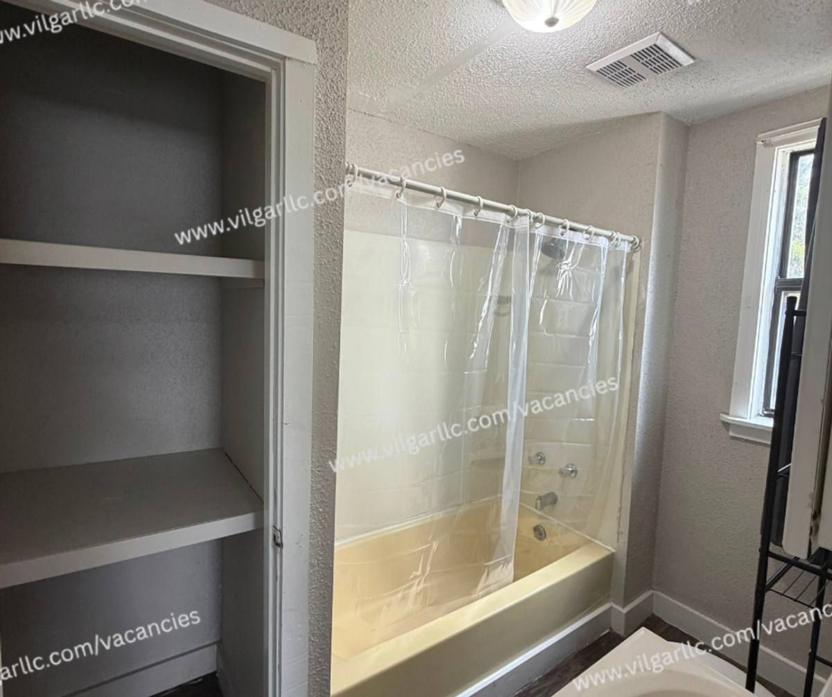 Apartment for rent at 1202 W 151st St, East Chicago, IN 46312
