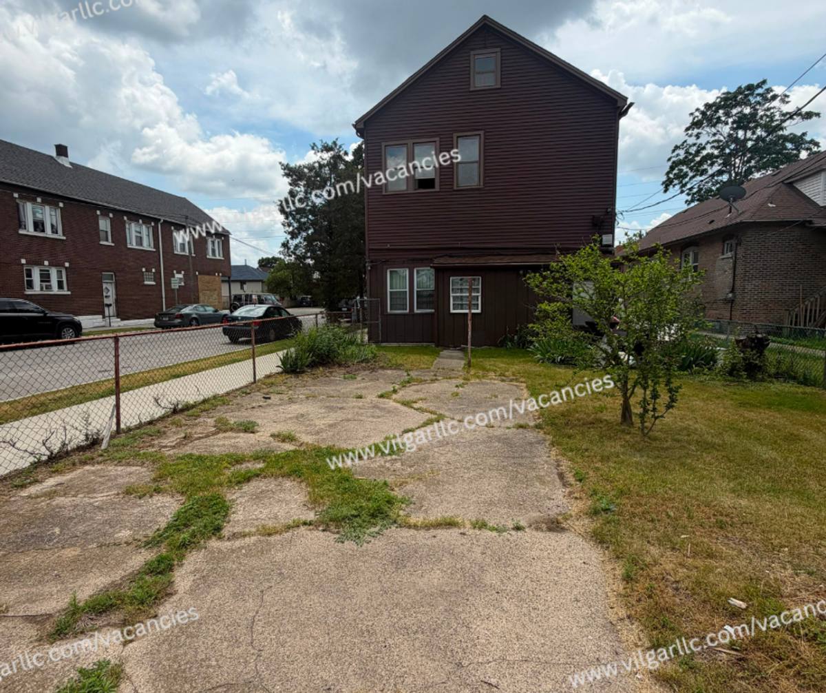 Apartment for rent at 1202 W 151st St, East Chicago, IN 46312