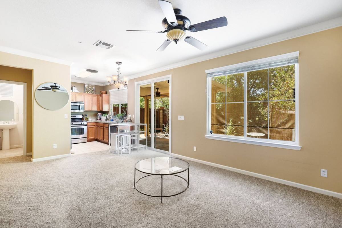 Townhouse for rent at 2035 Vienna Way, Redding, CA 96003