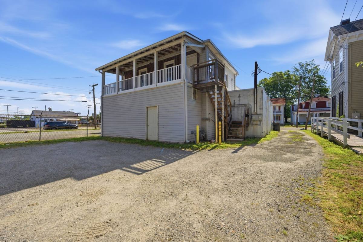 Apartment for rent at 212 S B Armistead Ave, Hampton, VA 23669