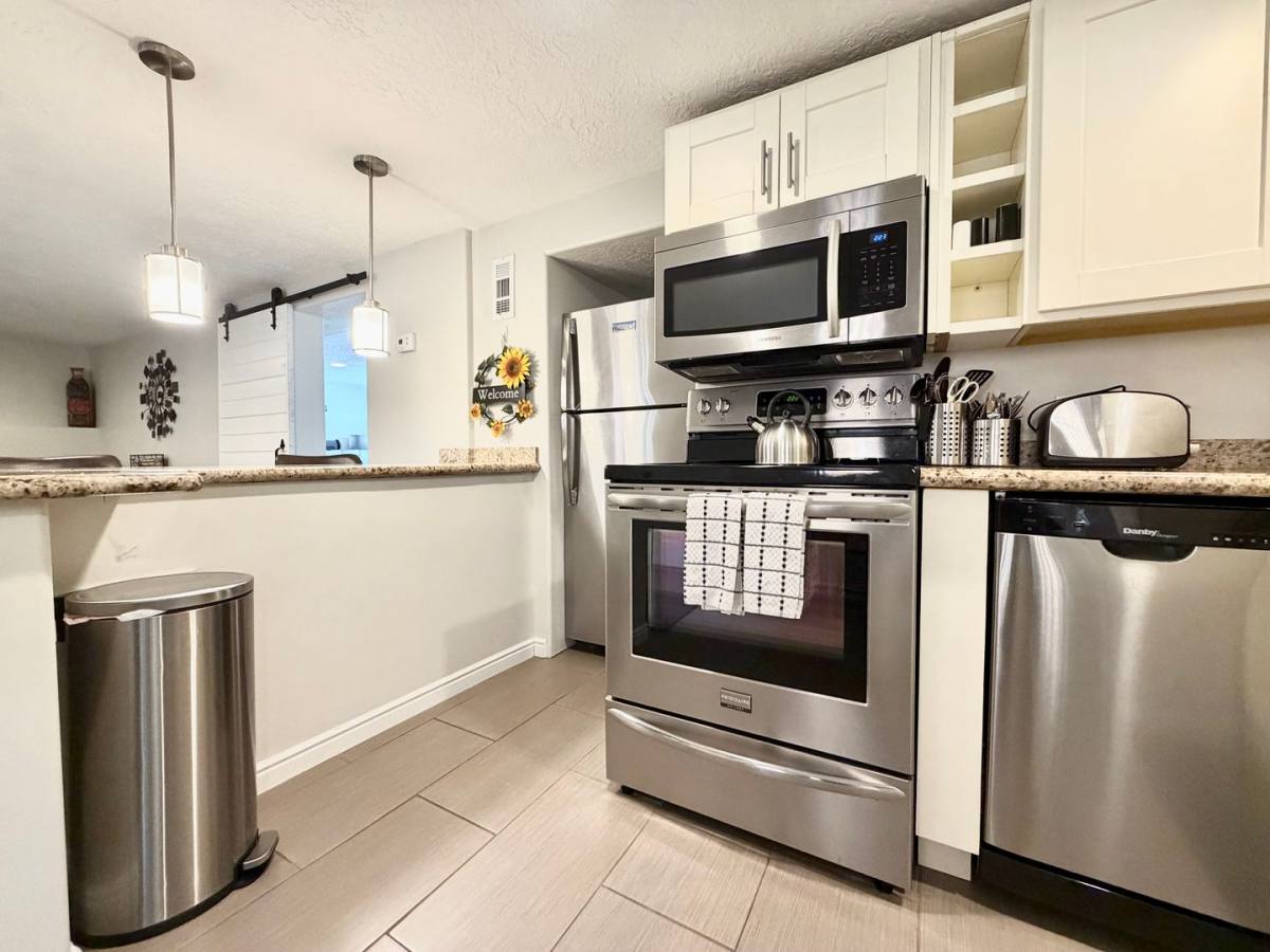 Townhouse for rent at 1994 & 1996 McClelland St, Salt Lake City, UT 84105
