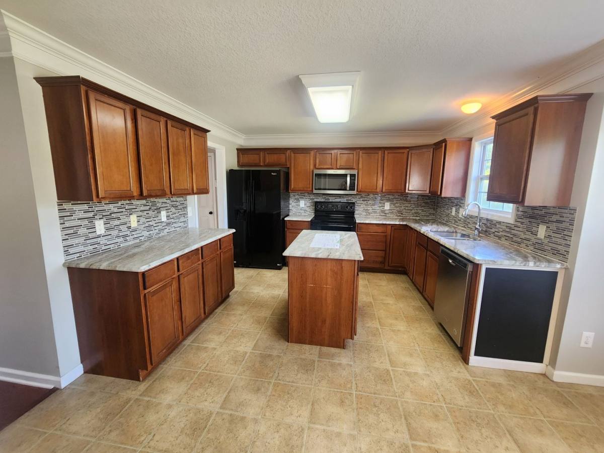 House for rent at 3346 Hunt Crest Rd, Knoxville, TN 37931