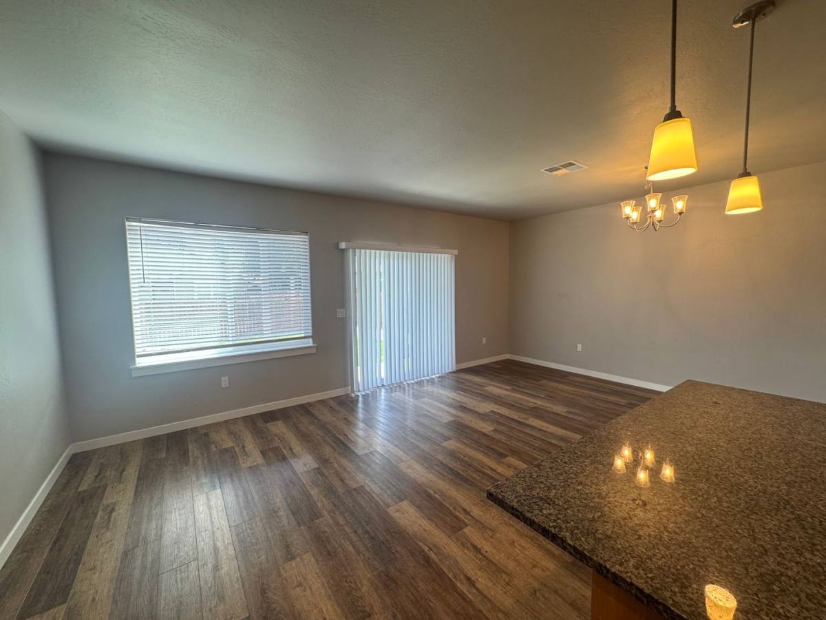 Apartment for rent at 1861 & 1863 Lillian St, Medford, OR 97501