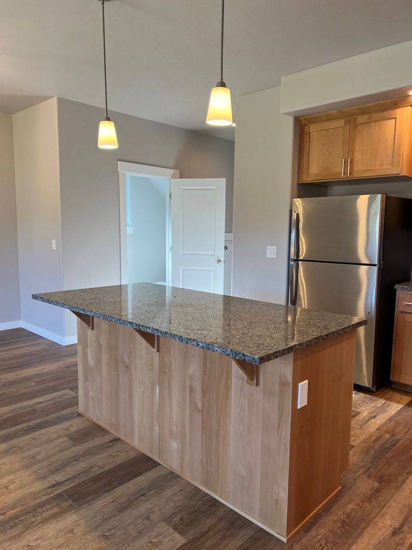 Apartment for rent at 1861 & 1863 Lillian St, Medford, OR 97501