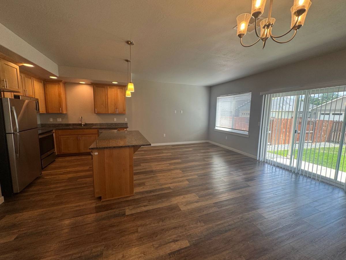 Apartment for rent at 1861 & 1863 Lillian St, Medford, OR 97501