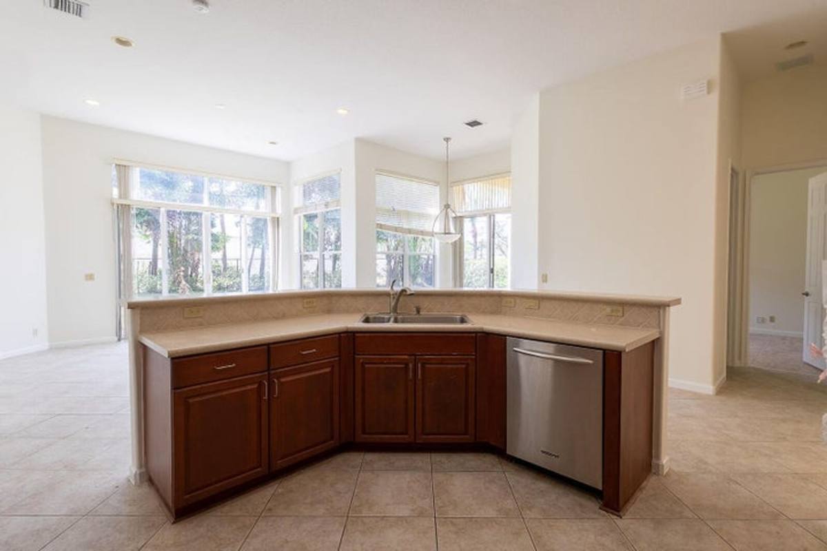 House for rent at 6428 Garden Court, West Palm Beach, FL 33411