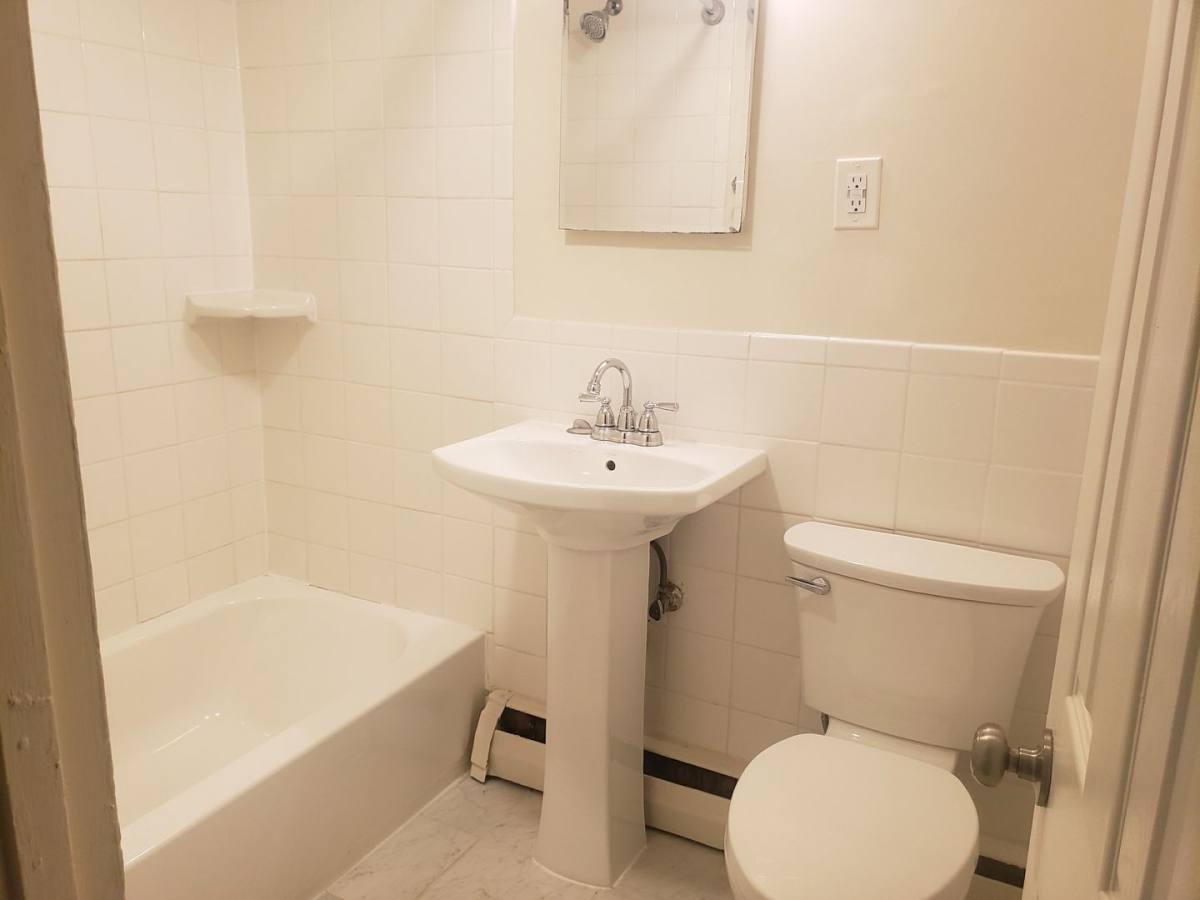 Apartment for rent at 2314 2318 2322 2326 2330-GLENDALE Terrace, Alexandria, VA 22303