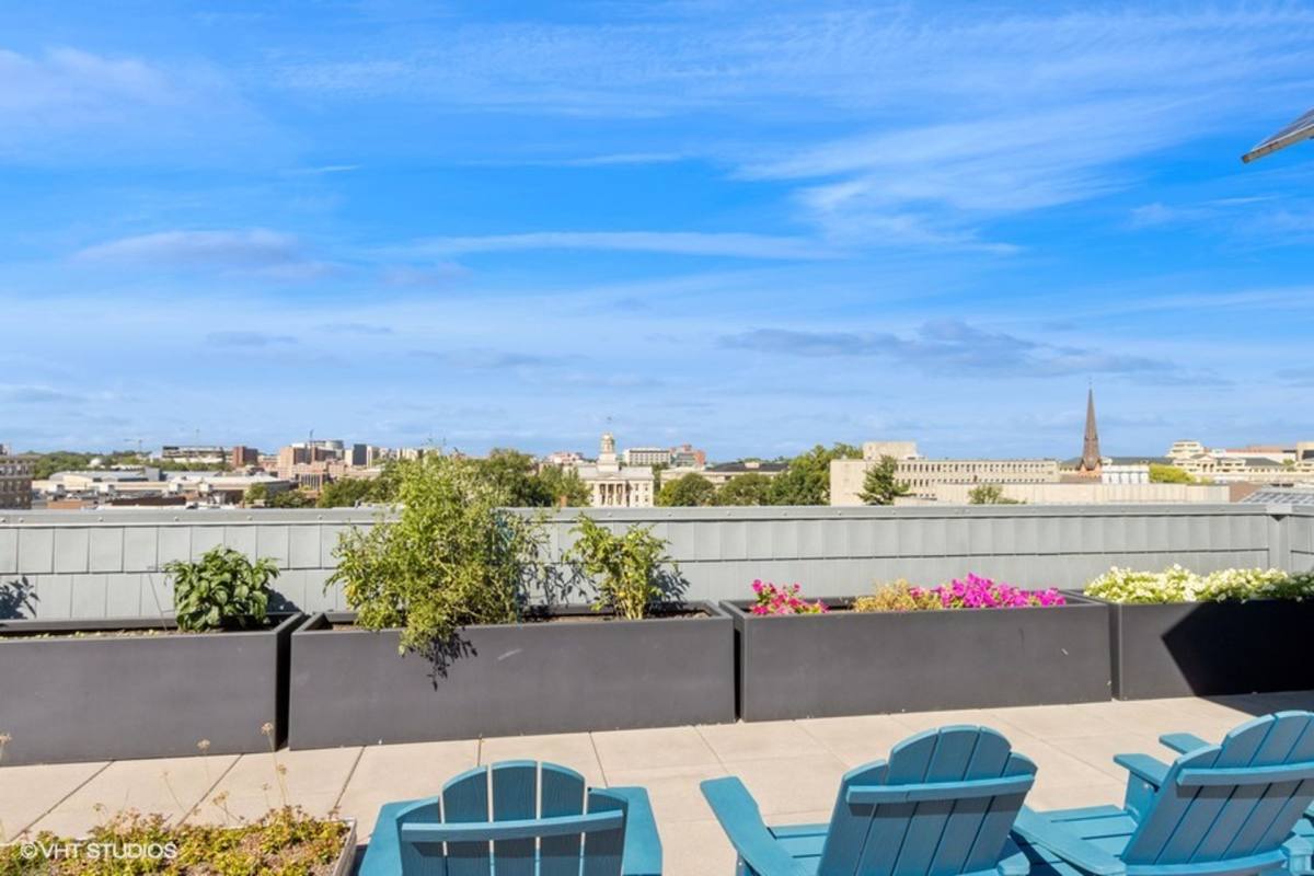 Apartment for rent at 7 S Linn St, Iowa City, IA 52240