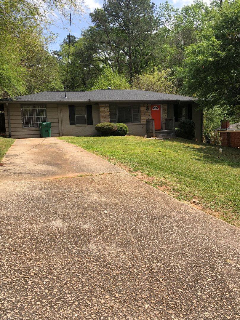 House for rent at 2578 Rockcliff Rd, Atlanta, GA 30316