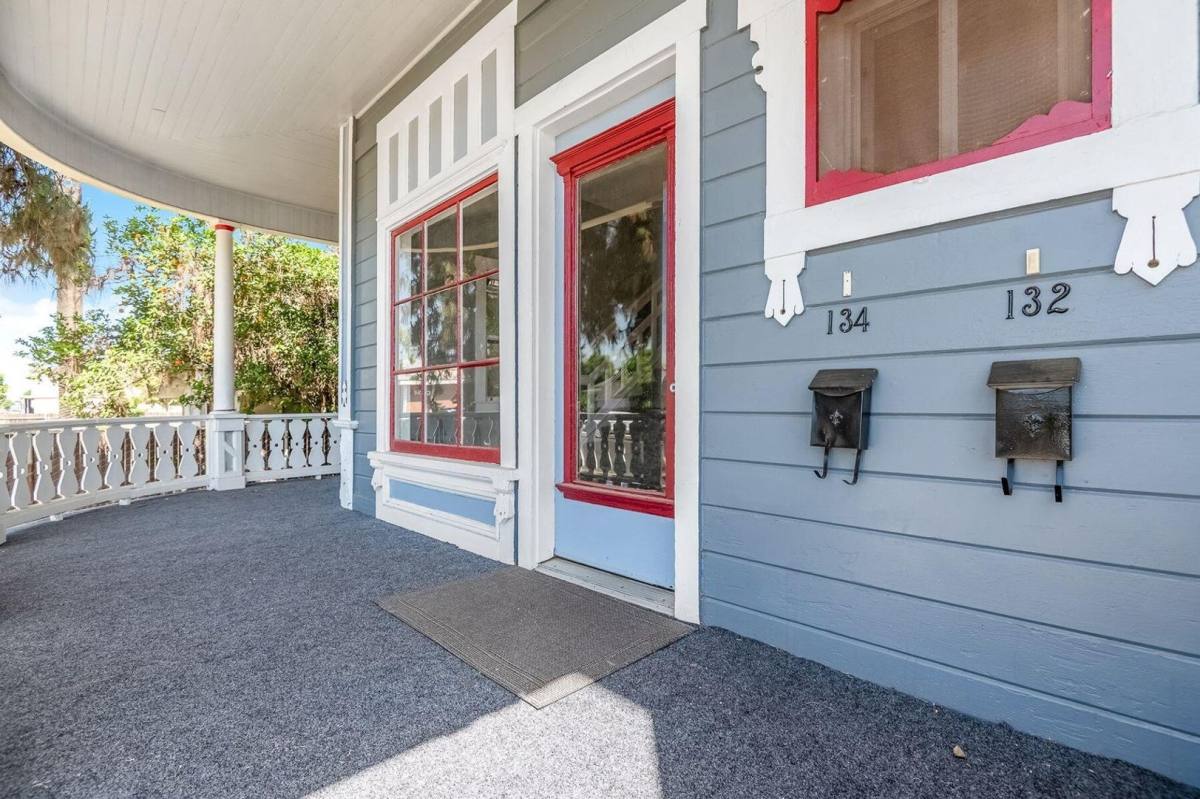 House for rent at 132 10th St, Hanford, CA 93230