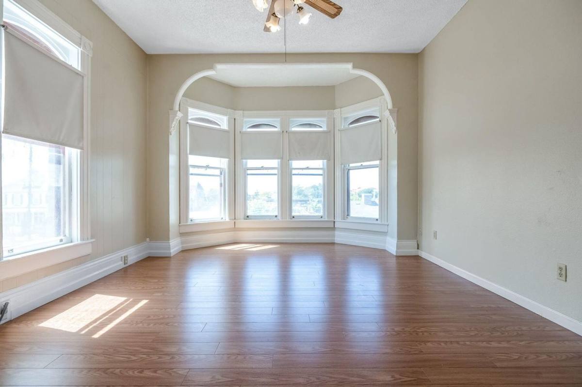 House for rent at 132 10th St, Hanford, CA 93230