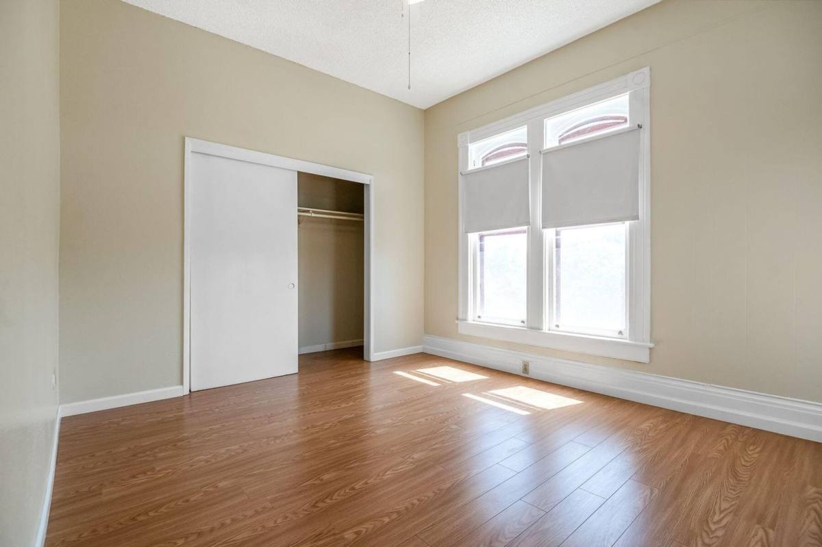 House for rent at 132 10th St, Hanford, CA 93230