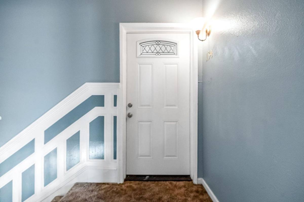 House for rent at 134 10th St, Hanford, CA 93230