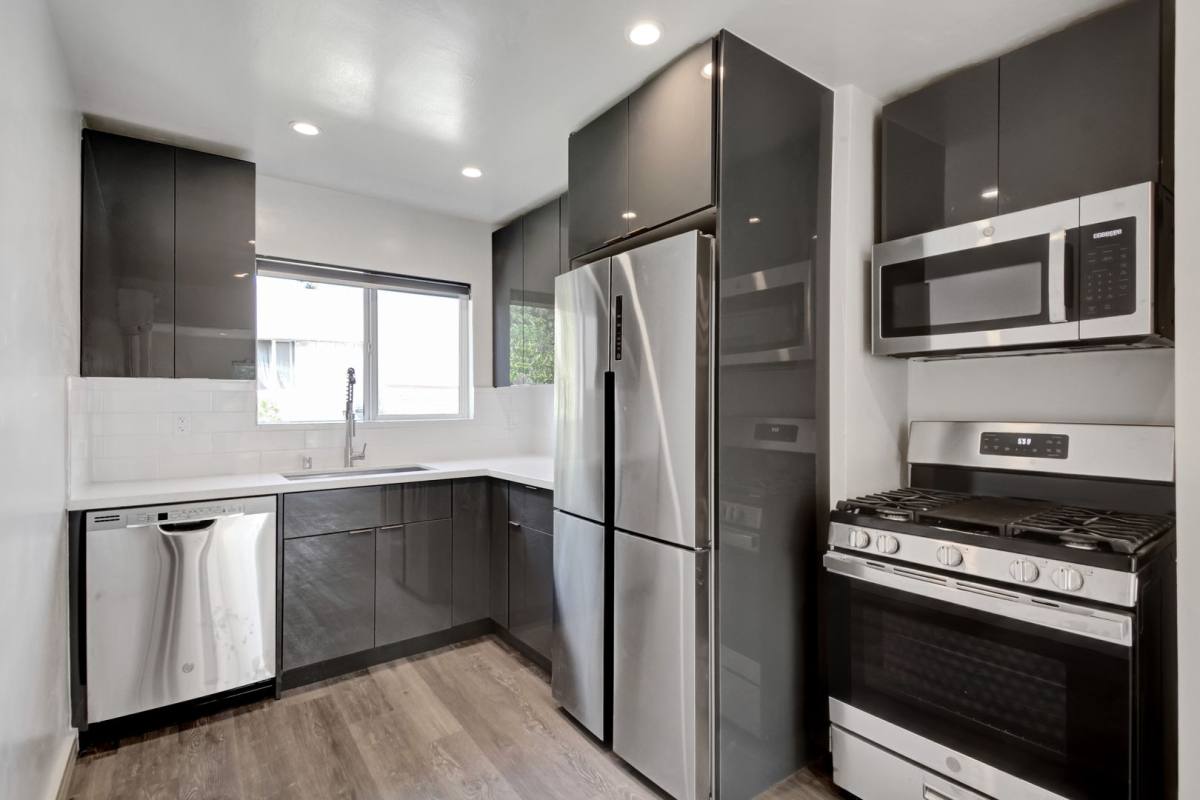 Apartment for rent at 531-539 Cedar St, Redwood City, CA 94063