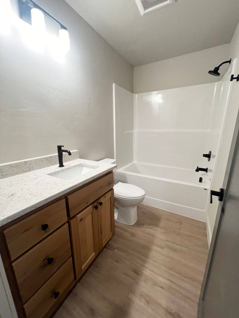 Apartment for rent at 1607 Willow St, La Grande, OR 97850