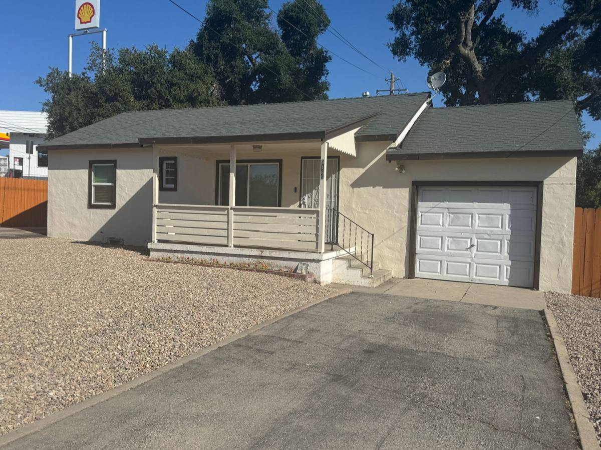 House for rent at 9165 San Gabriel Rd, Atascadero, CA 93422