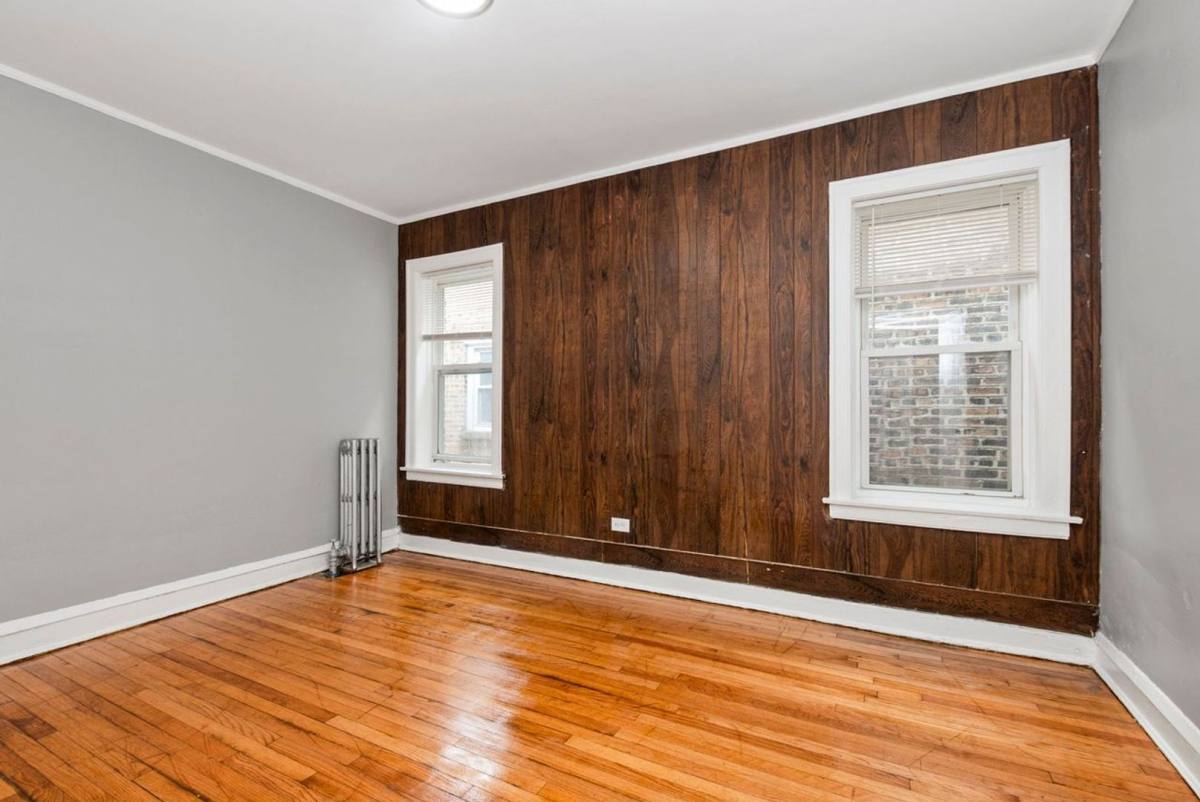 Apartment for rent at 8135-8137 S Kingston Ave, Chicago, IL 60617