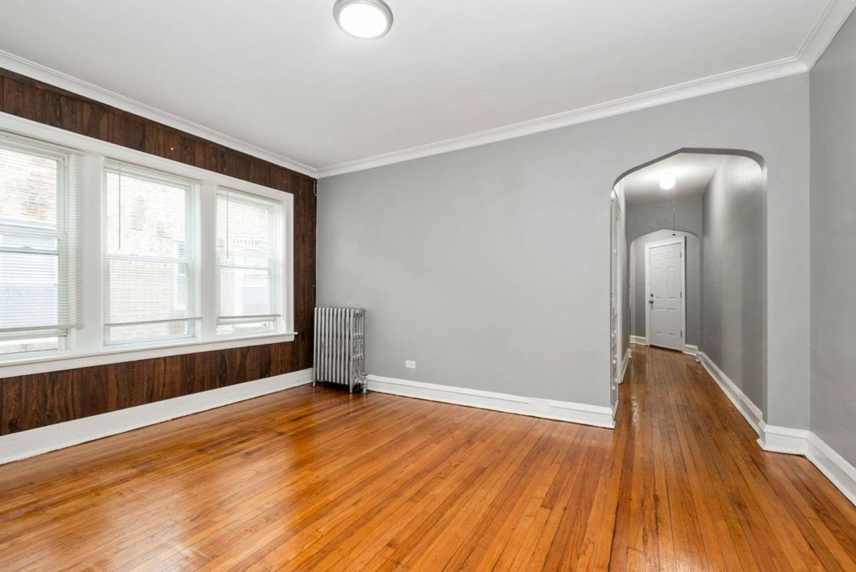 Apartment for rent at 8135-8137 S Kingston Ave, Chicago, IL 60617
