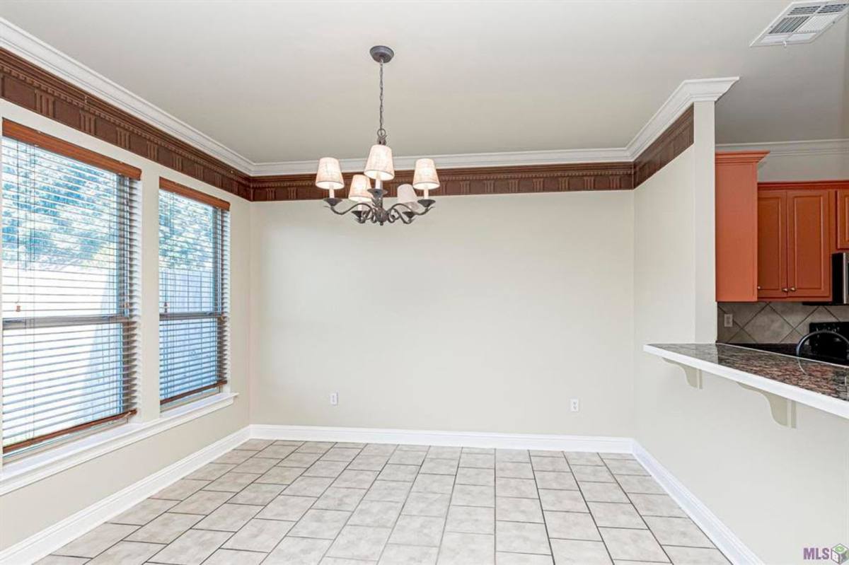 Townhouse for rent at 18163 Pinehurst Dr, Prairieville, LA 70769